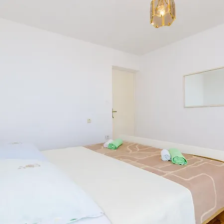 Nikola- Double With Terrace And Sea View Apartment