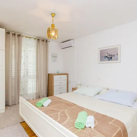 Nikola- Double With Terrace And Sea View Appartement *
